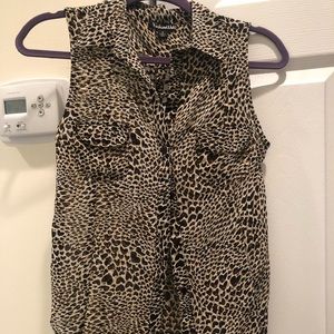 Leopard button down sleeveless top